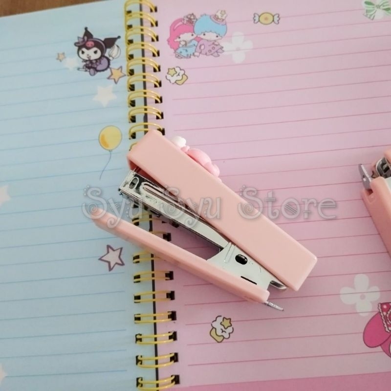 

RK Staples Stapler Hekter Jekrekan Kuromi My Melody Cinnamoroll Pochacco Pompompurin Lotso