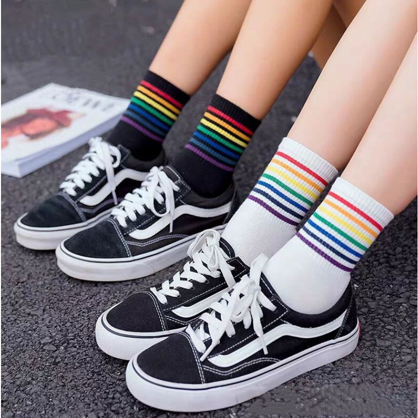 Kaos Kaki Wanita Japanese Rainbow Pelangi Panjang Women Socks SCH057