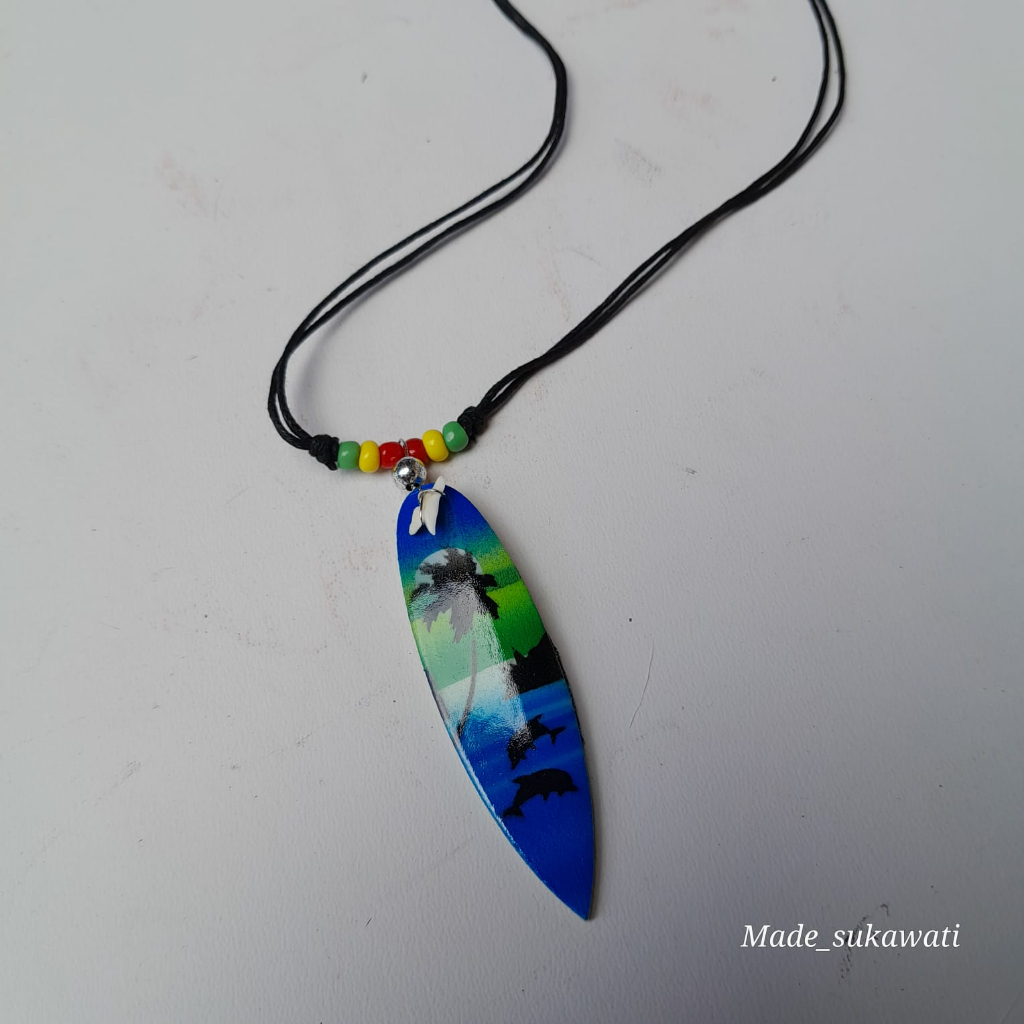 Kalung tali gantungan surfing kayu lukis airbrush