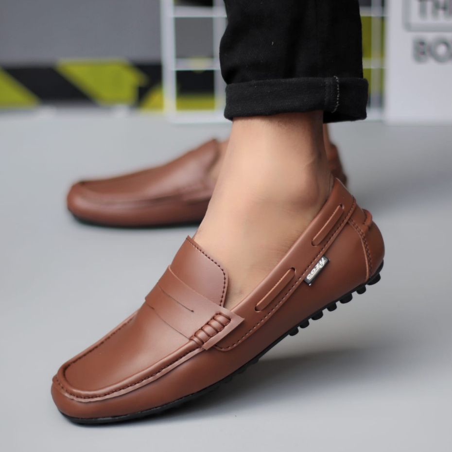 Sepatu Casual Slip-on Hitam Kulit PU Kerja Pria Crafts Verona