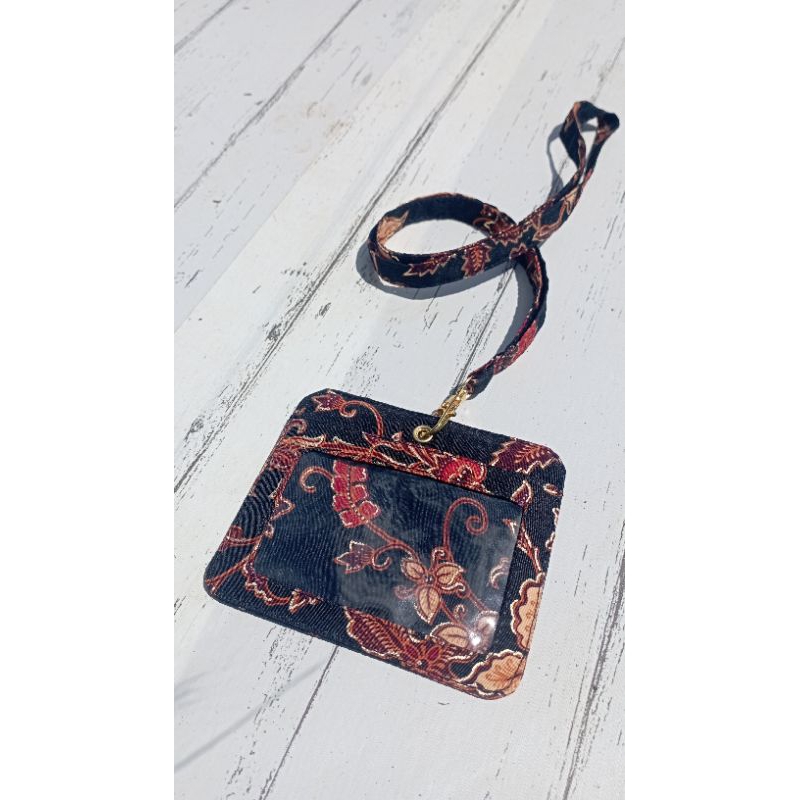 

Badge name tag kartu nama batik gantung magnet