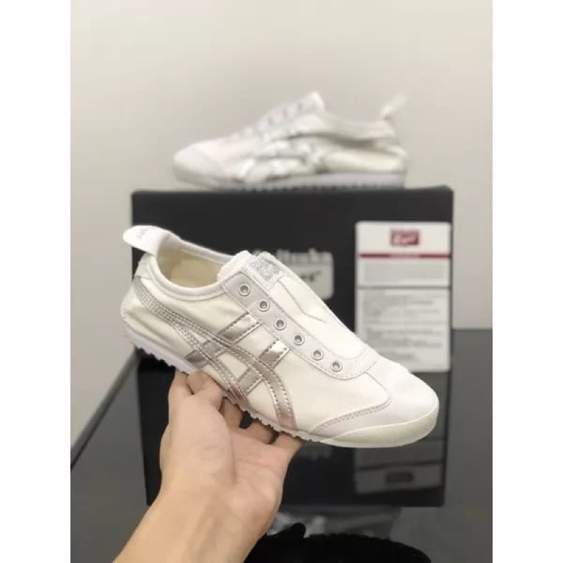 Sepatu Onitsuka Slip On White Silver Free Kaos Kaki