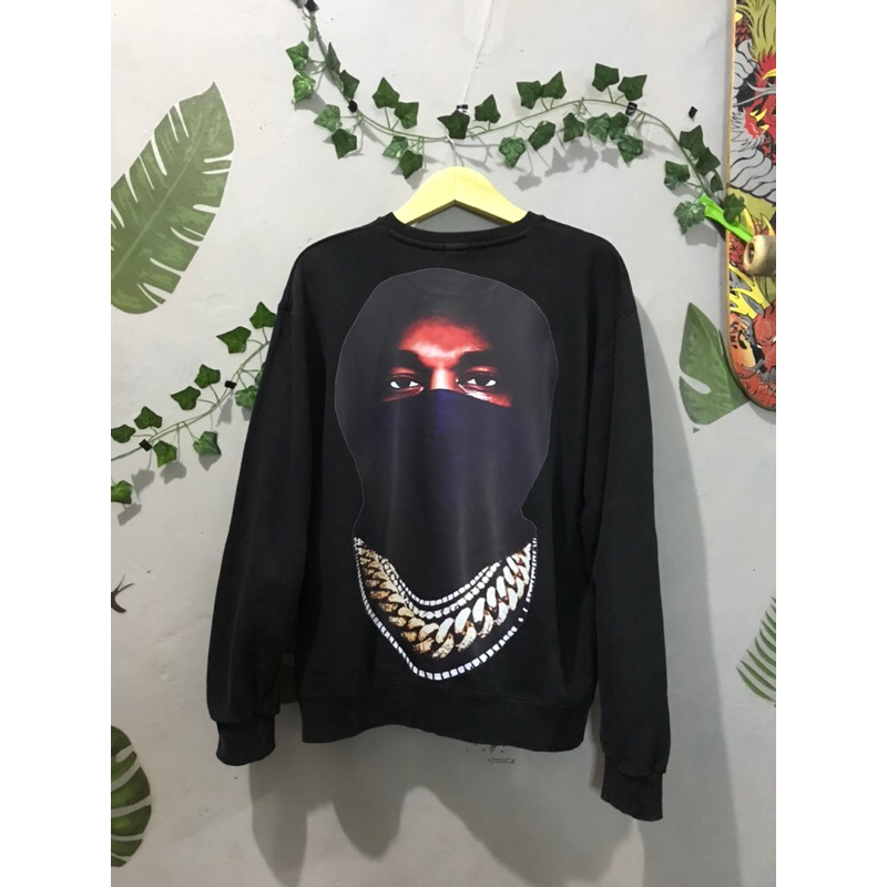 ih nom uh nit crewneck