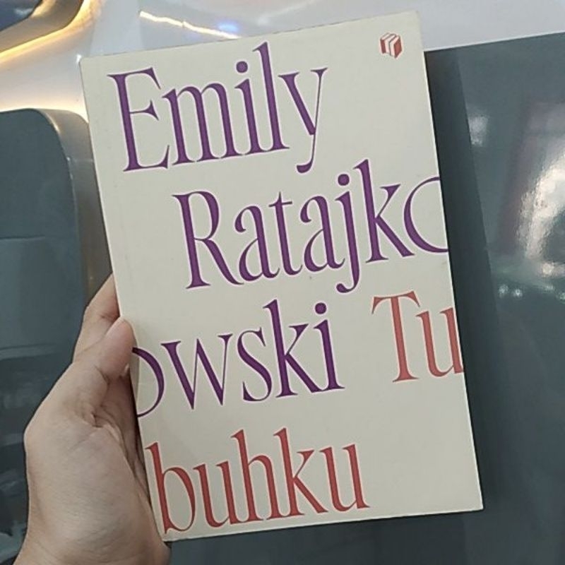 preloved Tubuhku Emily Ratajkwoski