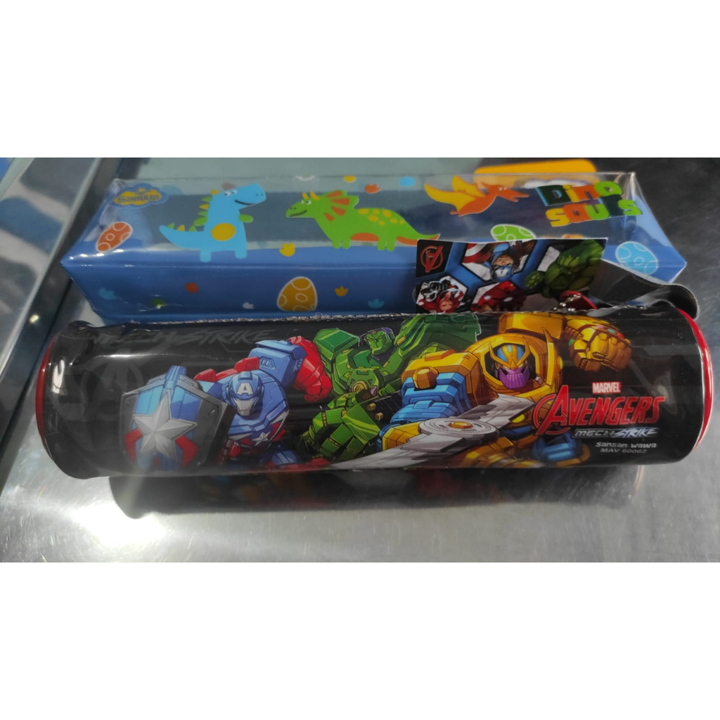 

Tempat pensil karakter anak laki