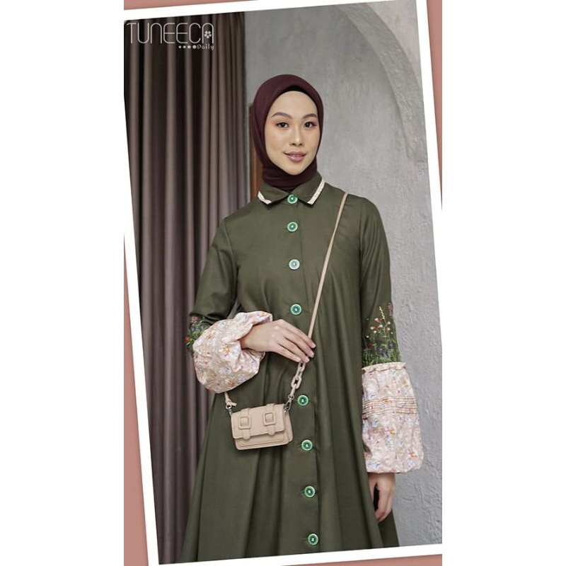 (COD) Short Dress Tuneeca Anne D-0423002