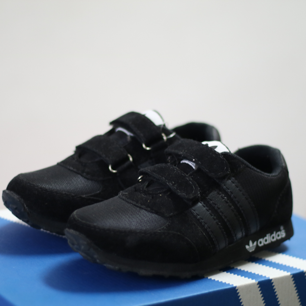 MAGNOFI ⭐️𝙏𝙊𝙋 𝙌𝙐𝘼𝙇𝙄𝙏𝙔 Sepatu Adidas Anak Laki Laki Perempuan Velcro Tali Sneakers Perekat Sekolah Ce