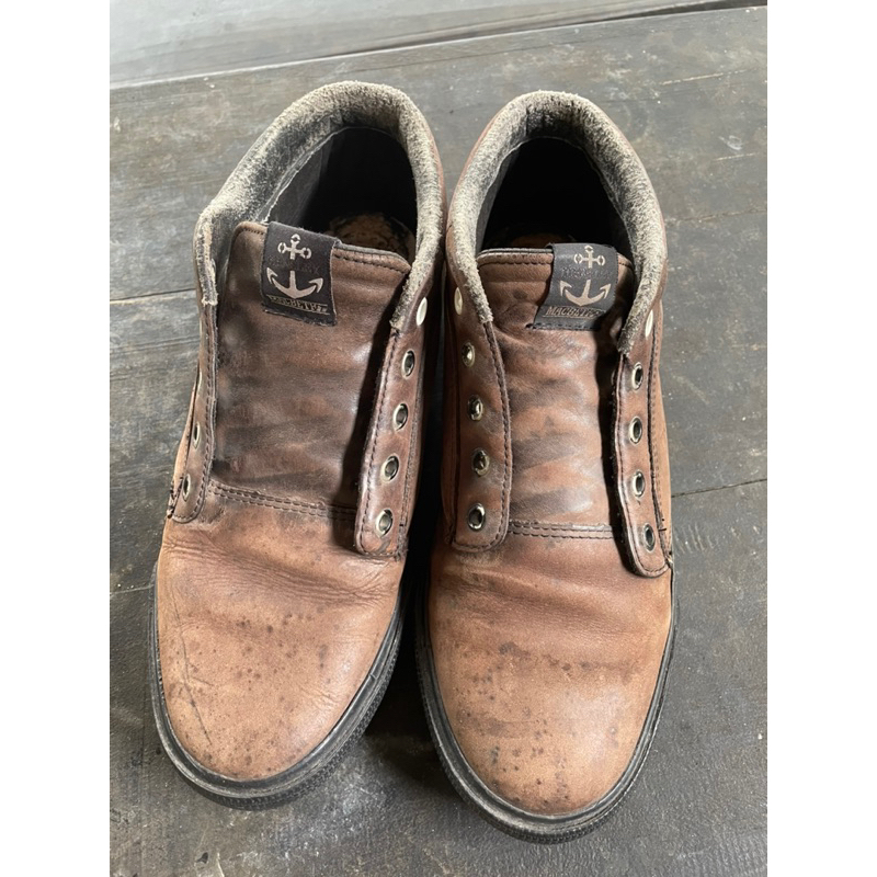 macbeth Hensley size 43