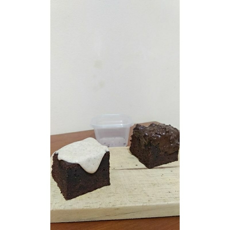 

MINI BROWNIES PANGGANG 2 RASA | CHOCO CRUNCHY TIRAMISU | 1 SLICE