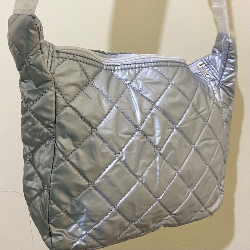 SILVER PUFFY BAG NEW TOTEBAG BISA SHOULDER BAG DAN SLINGBAG