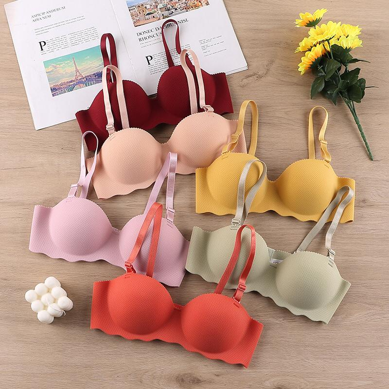 SEXY BRA /PUSH UP BRA TANPA KAWAT DENGAN BUSA YANG TEBAL