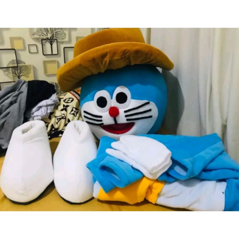 Kostum badut Doraemon