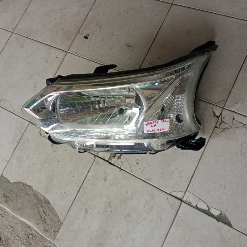 headlamp Avanza 2016 kiri