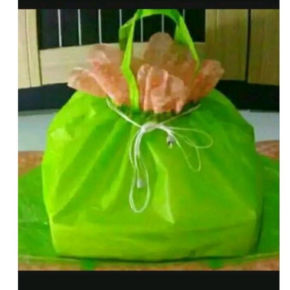 

Tas hajatan spunbond serut tipis ecer satuan polos motif atas ukuran 22x22
