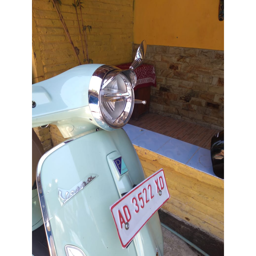 Topi Lampu Vespa