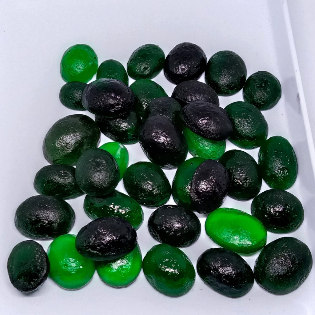 Batu meteor moldavite warna hijau merah  bahan obsidian manmade