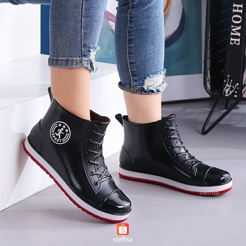 SEPATU BOOT WANITA fashion stylish anti air but sneaker pendek lentur