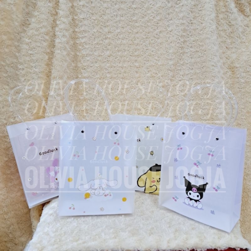 

Paperbag My Melody Pompom Kuromi Cinnamoroll Transparant Paperbag Kotak Kotak Bening Print