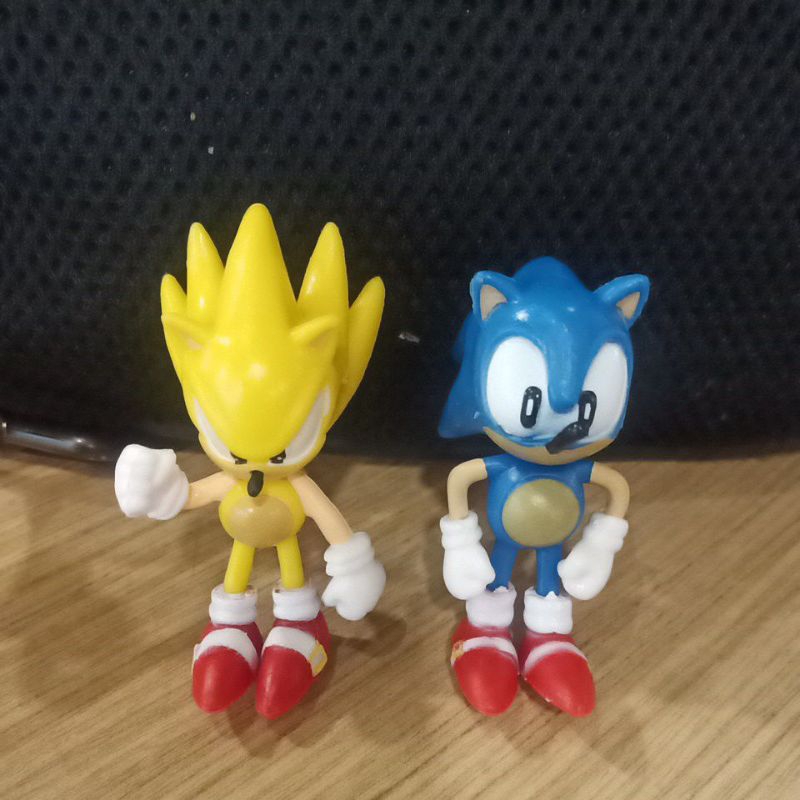 super sonic/sonic figure sonic the hedgehog