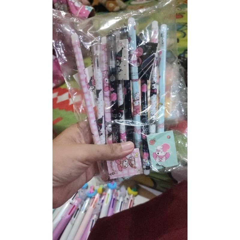 

Pulpen gantung sanrio