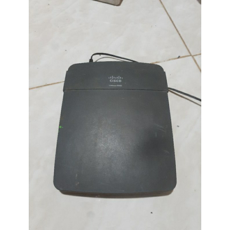 Router CISCO Linksys model E900