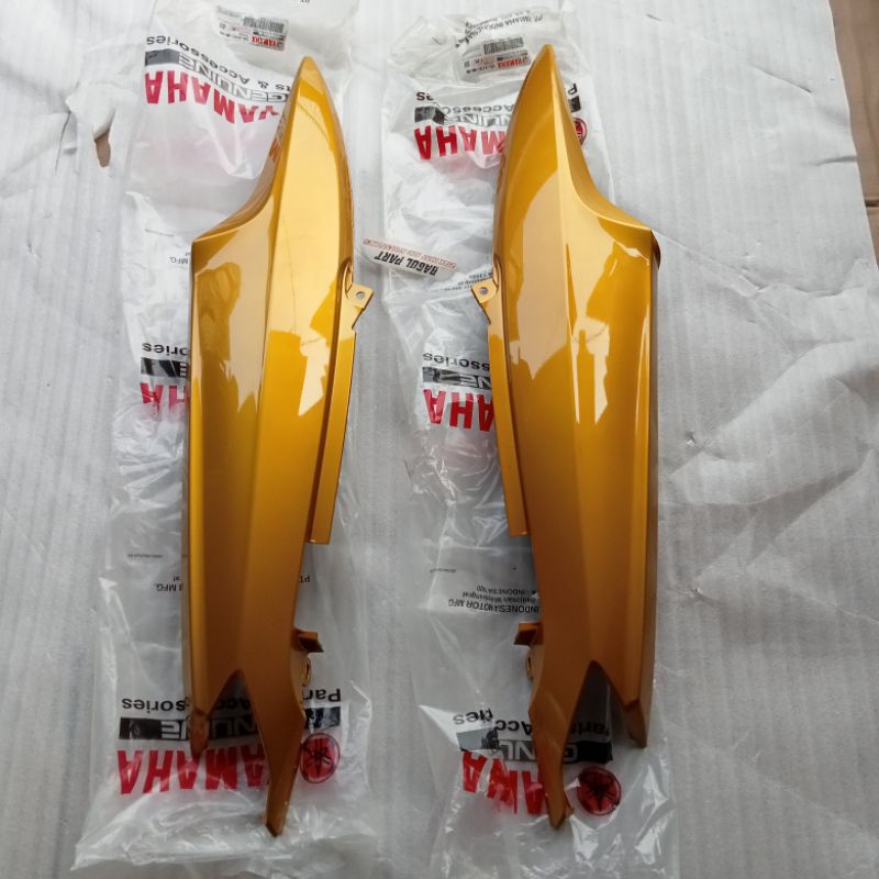 BODY BELAKANG MIO SMILE GOLD KUNING ORIGINAL RESMI YAMAHA