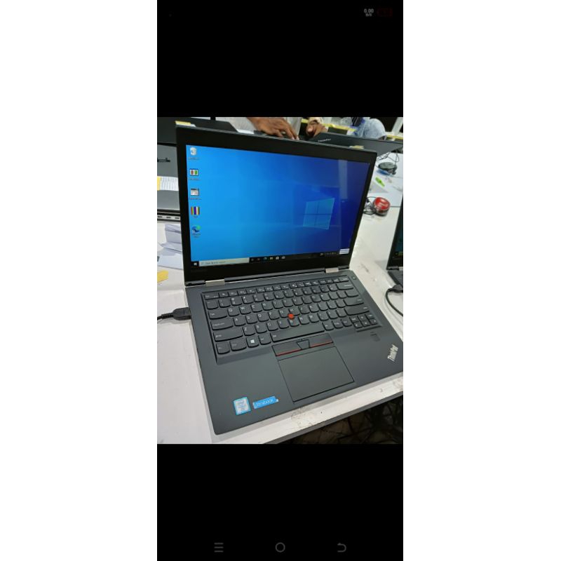 Lenovo thinkpad X1 Carbon.