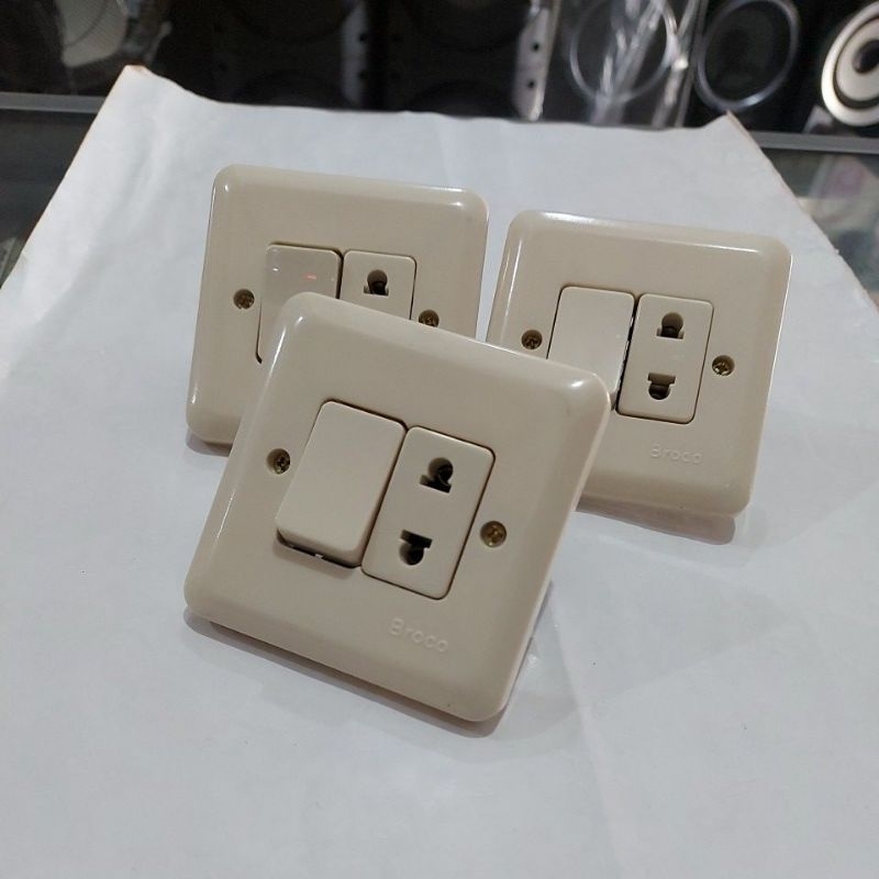 saklar engkel plus stop kontak/engkel stop kontak broco new gee/saklar engkel stop kontak broco puti