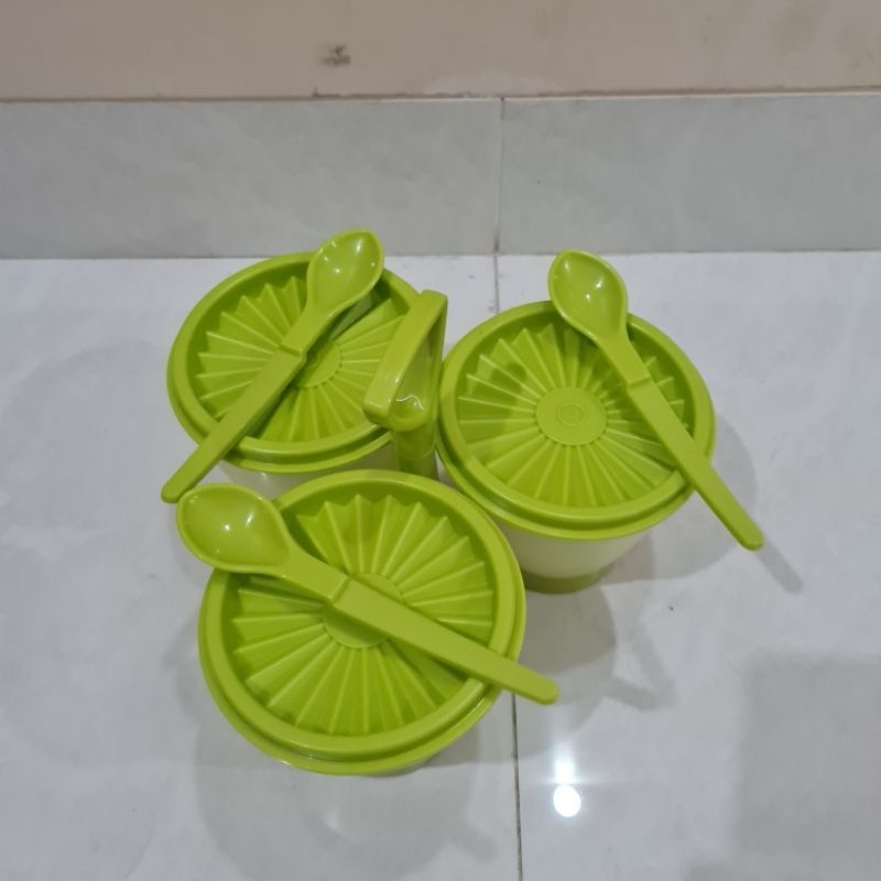 TUPPERWARE blossom condimate hijau