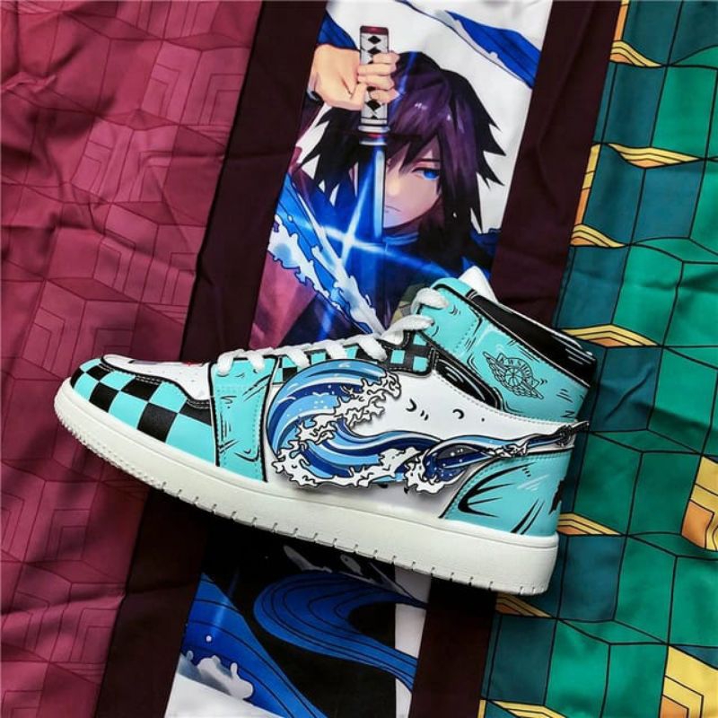 Sepatu anime