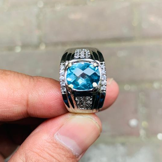NATURAL SWISS BLUE TOPAZ