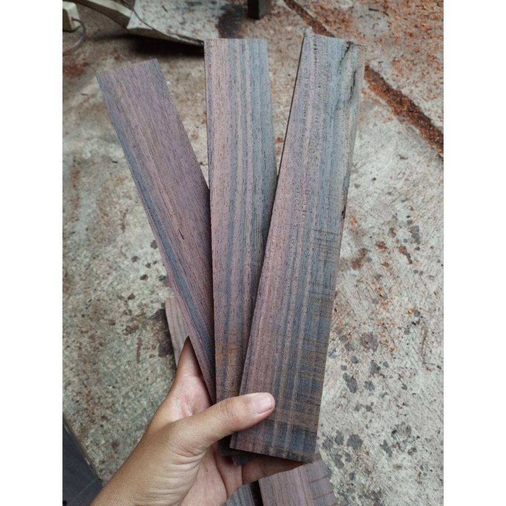 Jual papan dan balok kayu sonokeling dan kayu rengas