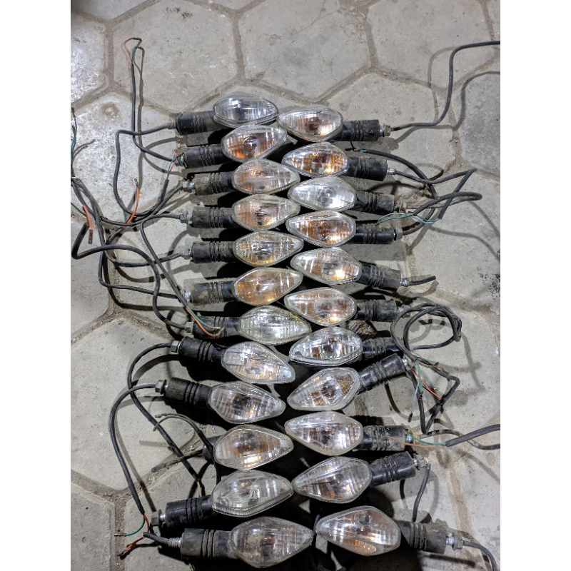 Lampu sen cb150r old/Verza ORI copotan motor