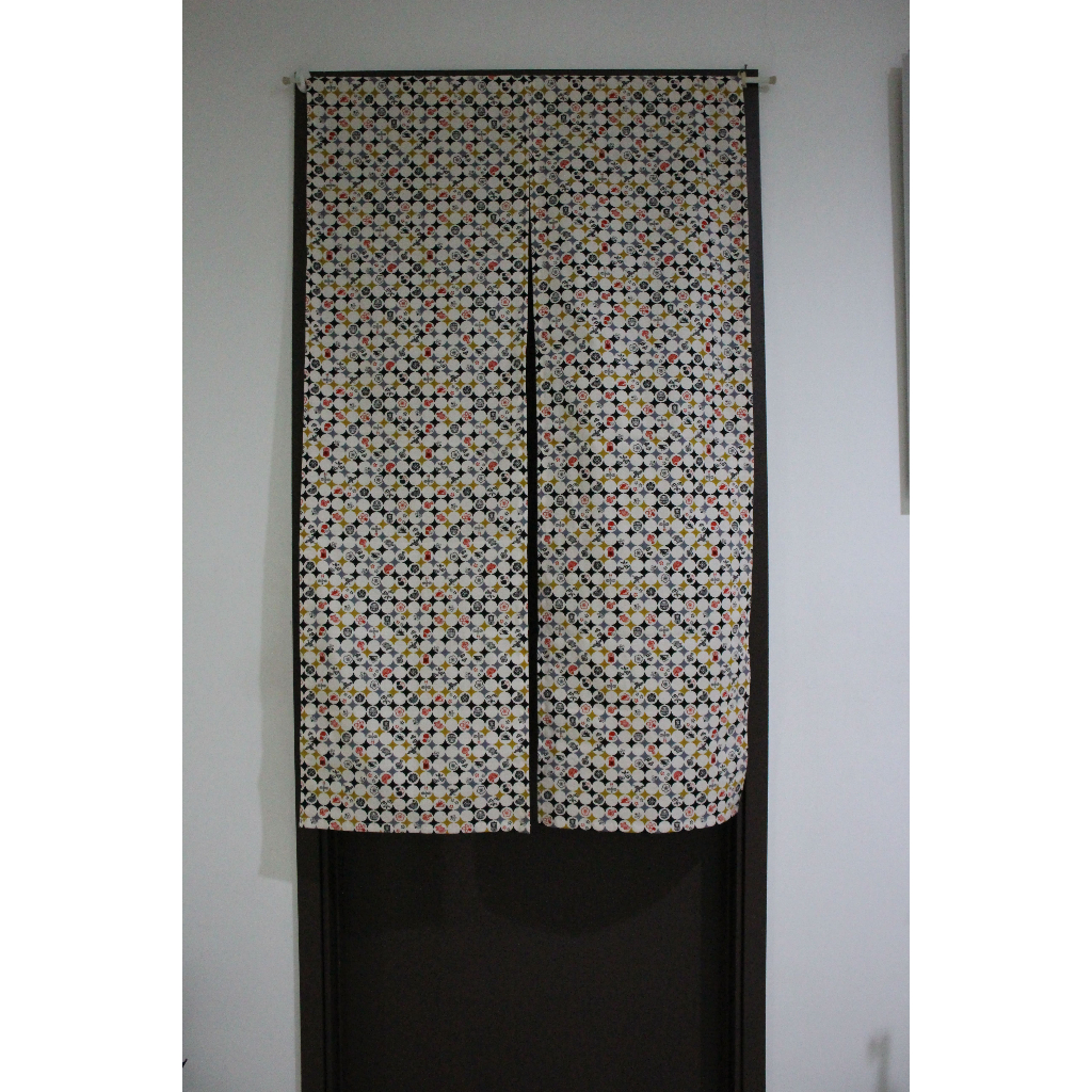 Noren / Tirai Pintu Jepang - Motif Batik Jepang