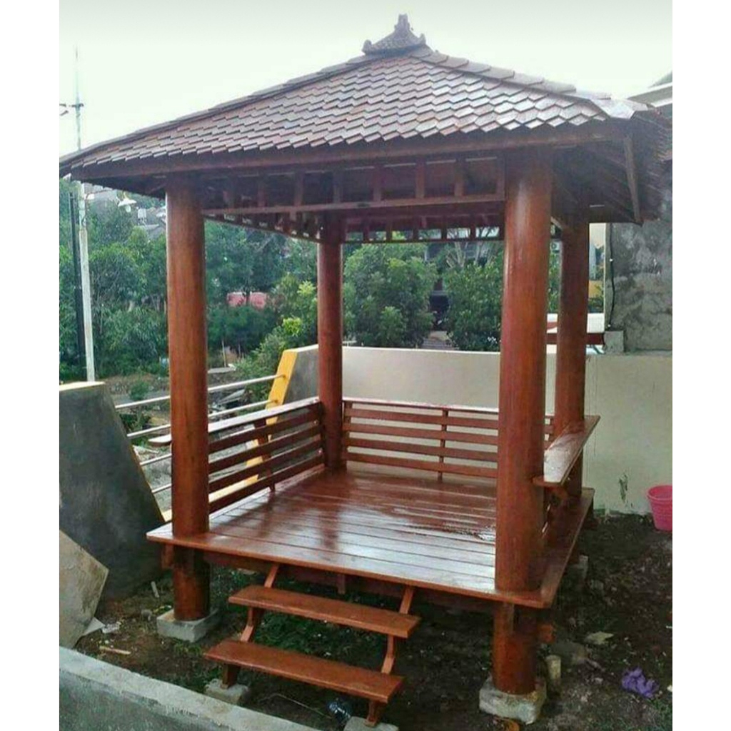 Gasebo 2x2 Meter Tiang Bulat Atap Sirap Kayu Ulin Desain Minimalis Furniture