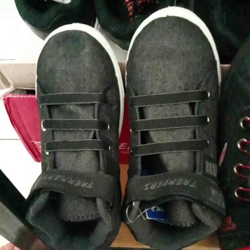 sepatu anak