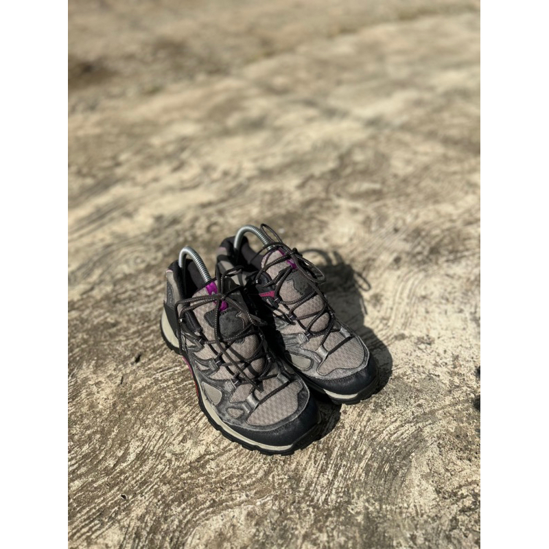 Sepatu second original salomon