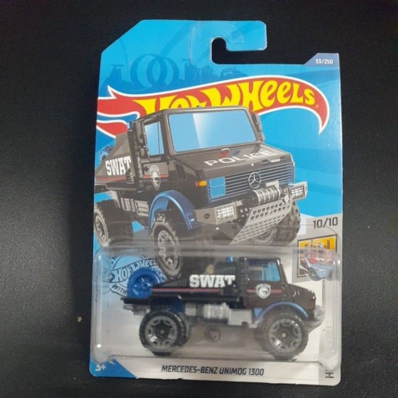 hot wheels Mercedes Benz unimog i300 hitam
