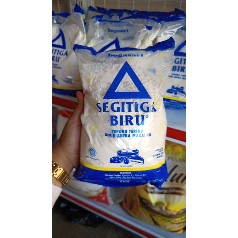 

Tepung Segitiga Biru 1 kg