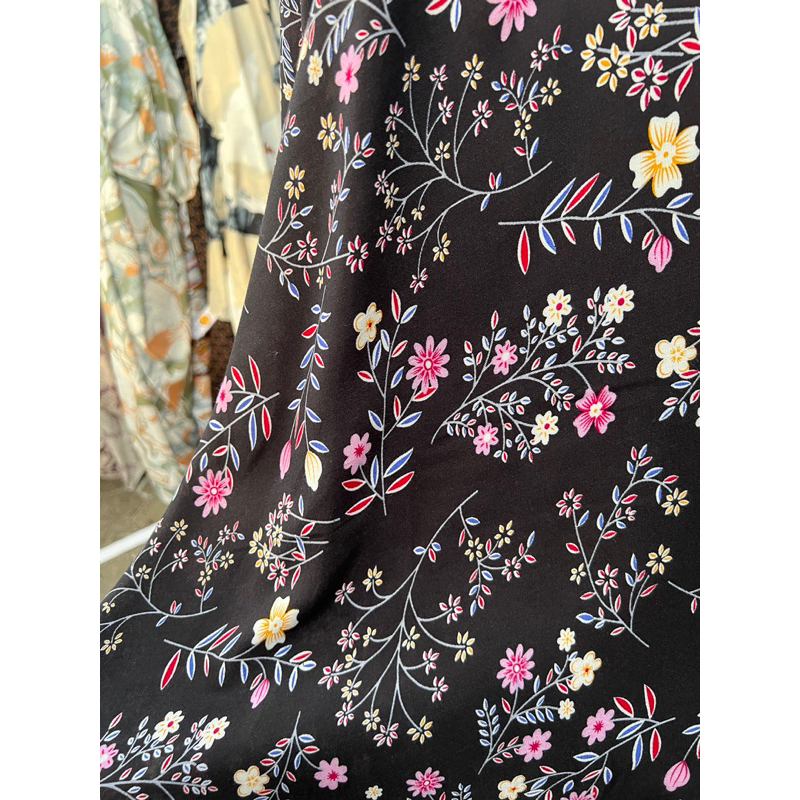 kain katun rayon viscose premium motif bunga dasar hitam terbaru best seller