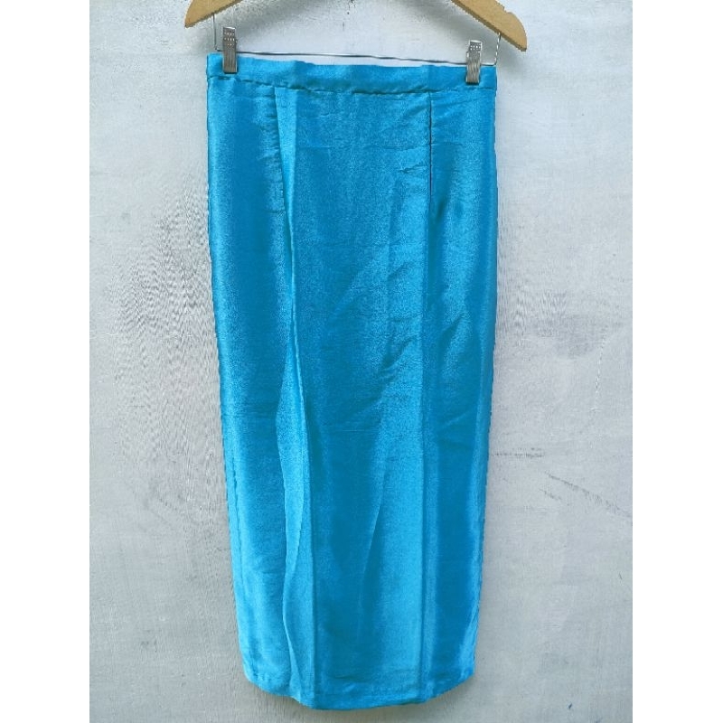 Rok panjang Biru muda