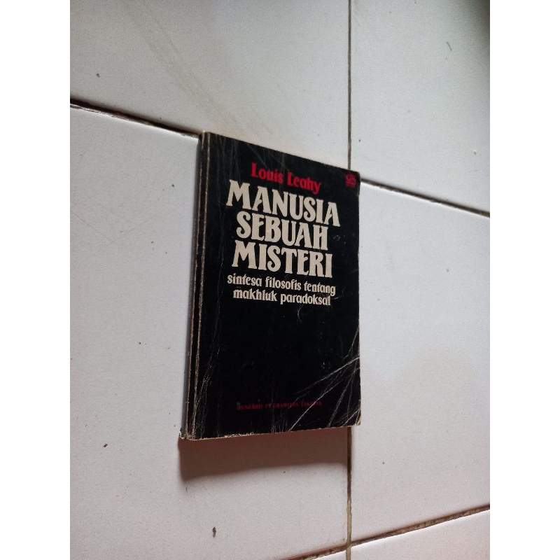 Manusia sebuah misteri -Louis Leahy