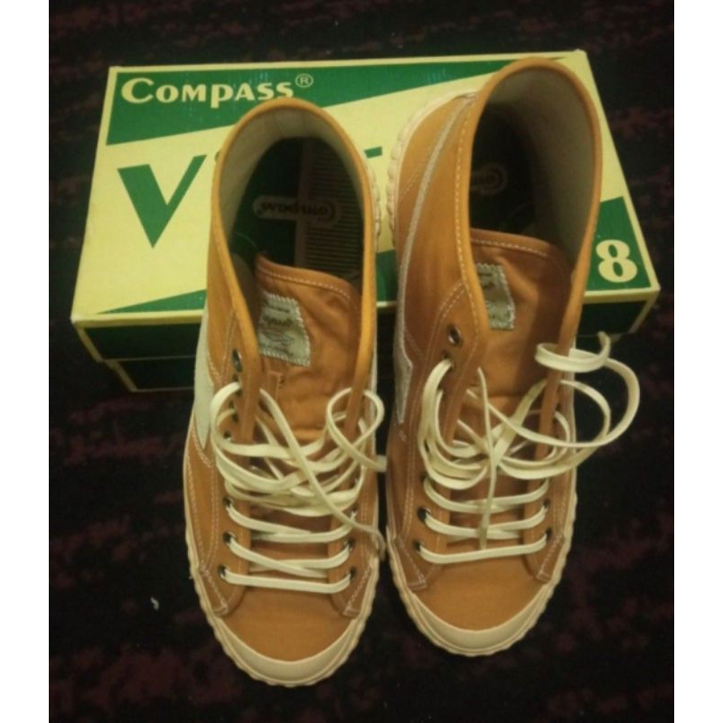 Compass vintage
