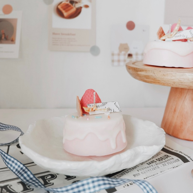 

Made By Kartala – Korean Birthday Cake Candle - Lilin Aromaterapi 80gr