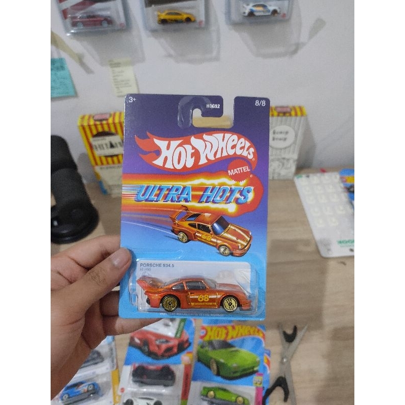 HotWheels Ultra Hots Porsche 934.5