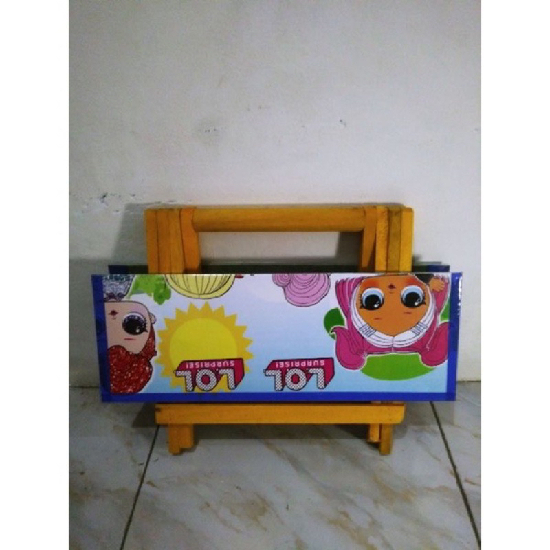 MEJA BELAJAR KAYU LIPAT KARAKTER