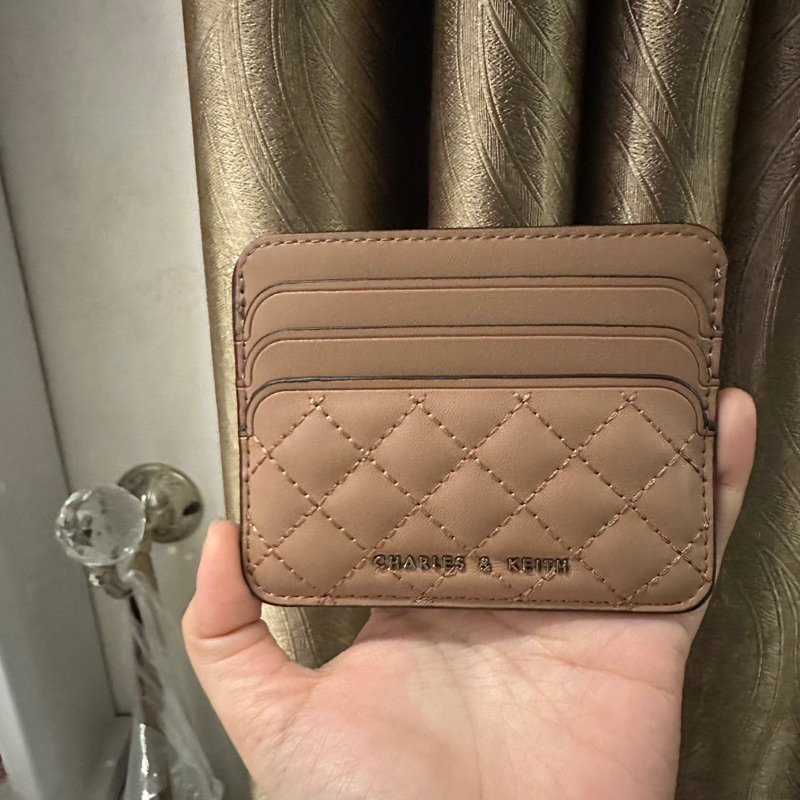 CHARLES AND KEITH CARD HOLDER PRELOVED • CNK • CHARLES & KEITH