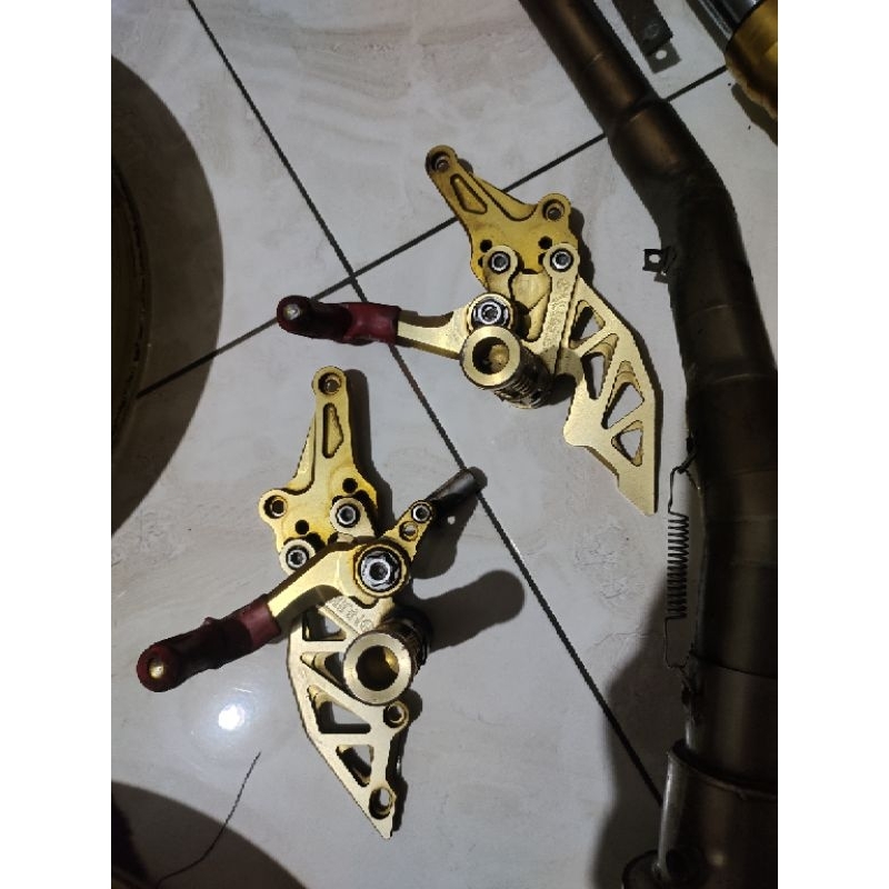 Footstep / Underbone CBR150R