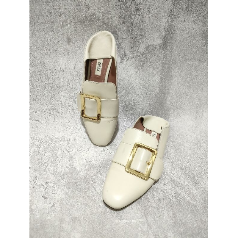 Preloved Sepatu Bally Flat Shoes