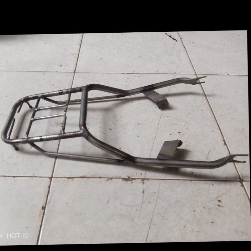 BEHEL RAK BRACKET BREKET BELAKANG MOTOR HONDA C700 C800